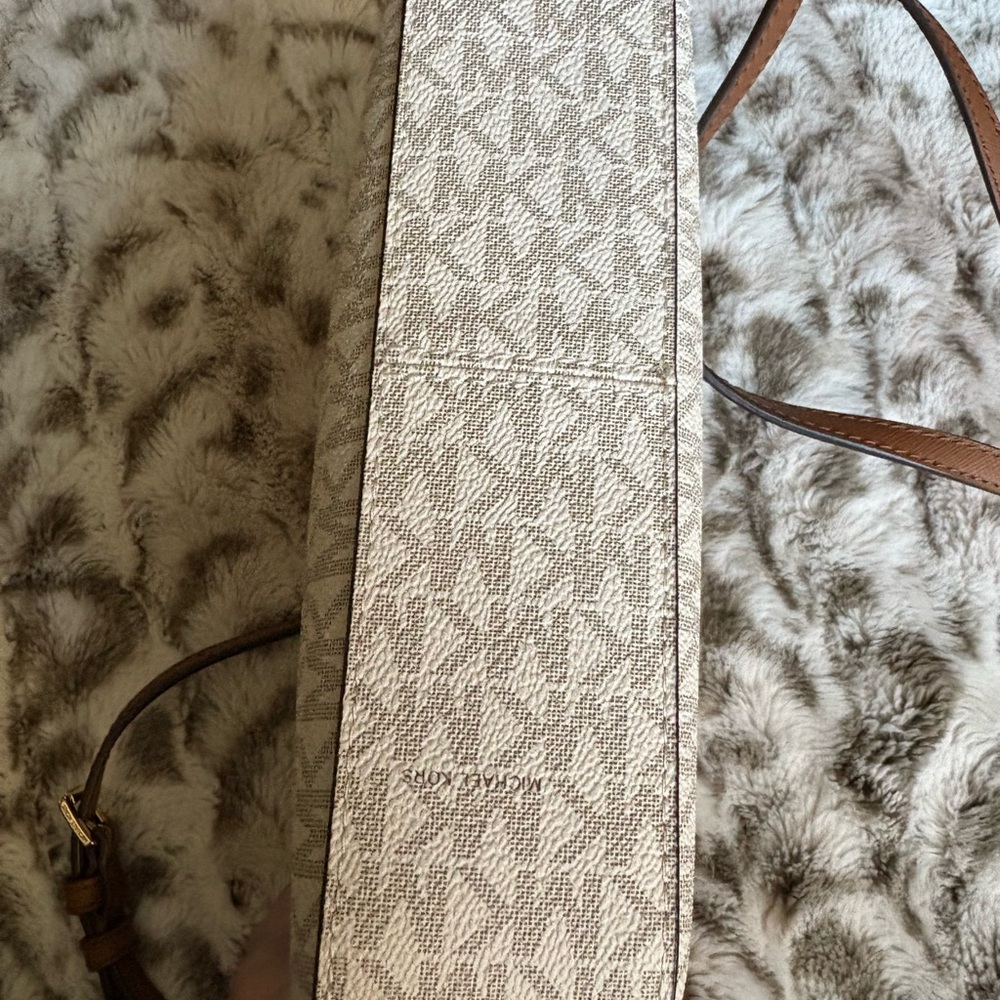 NWT Michael Kors Jet Set Large East West Chain Crossbody Vanilla - Picture 9 of 14